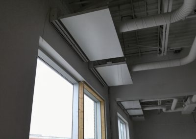 Panneaux métalliques de chauffage radiant au plafond
